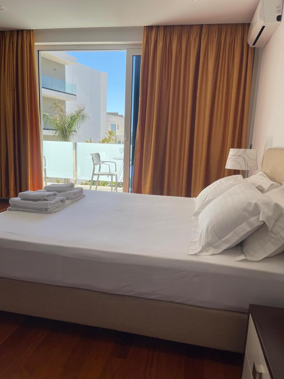 Nemesis Hotel Sarande Exterior photo